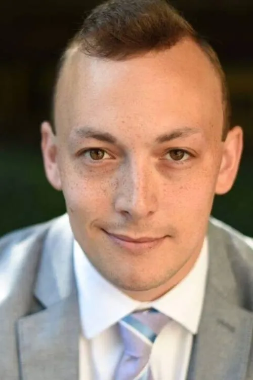 Zachary Gray interpretando a Zachary