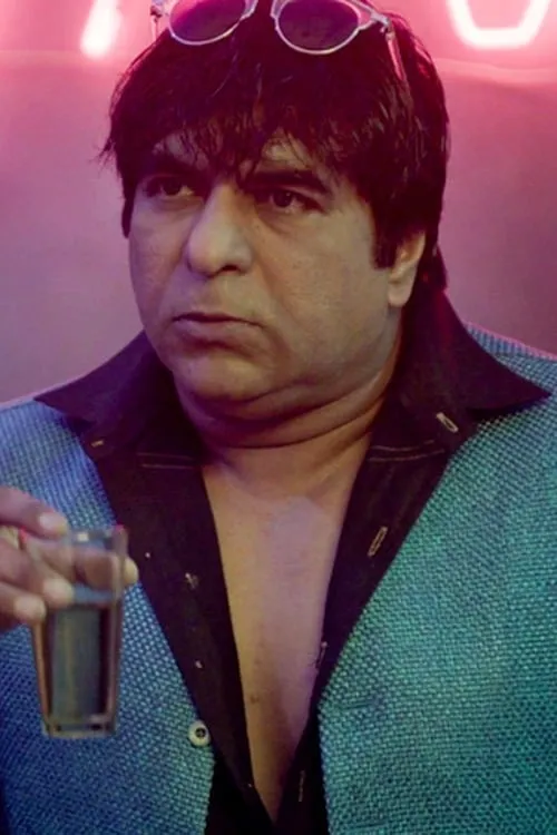 Zahid Ali — personaje: Mukesh/ Dracula