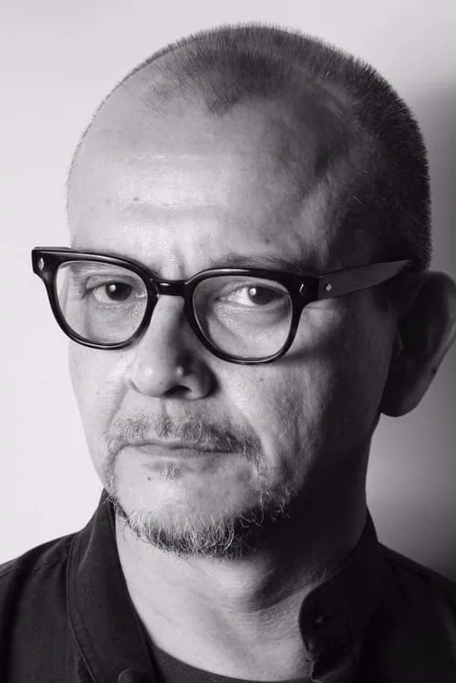 Zahim Albakri interpretando a Zak