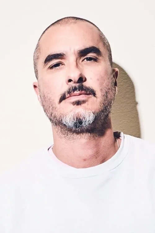 Zane Lowe — personaje: Self