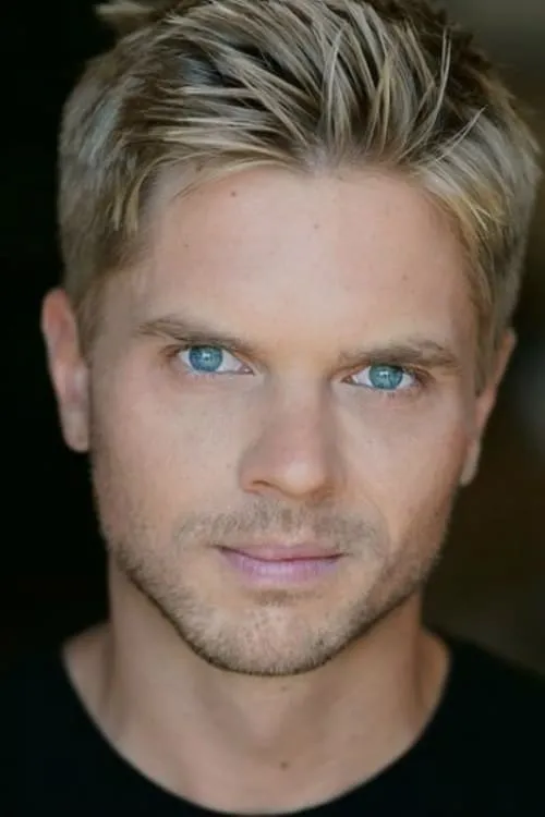 Zdenko Martin interpretando a Young Soldier