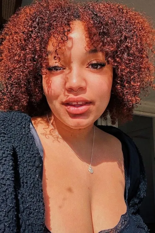 Zenya Carmellotti — personaje: Edith Cowan