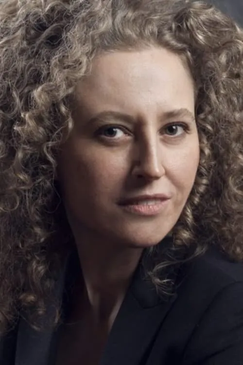 Zeynep Dinsel interpretando a Ismet