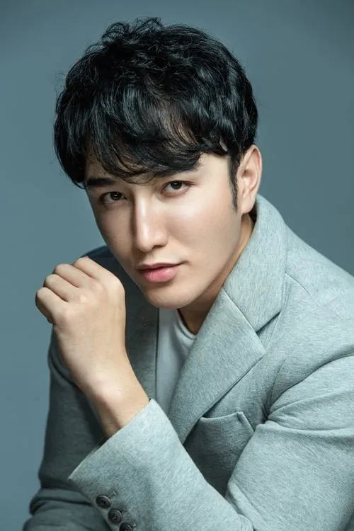 Zu Ka Er en su biografía y filmografía