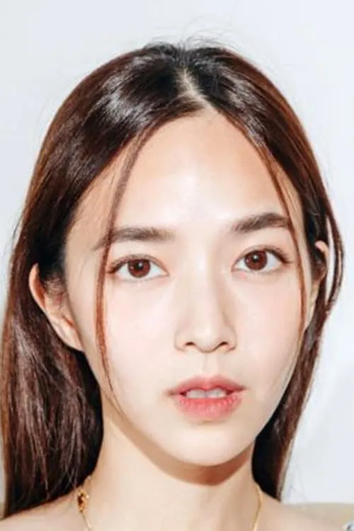 Zuvapit Traipornworakit interpretando a Nana