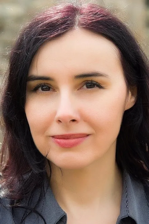 Zvezda Angelovska interpretando a Halida