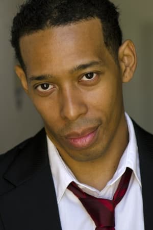 Ace Gibson interpretando a Lenny Louis