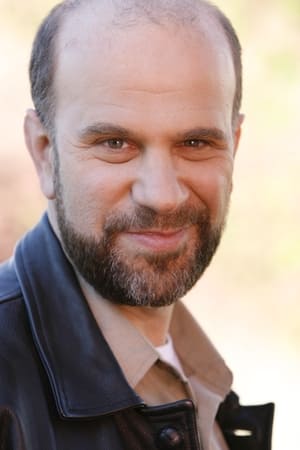 Alan Polonsky interpretando a Joe