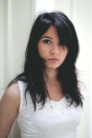 Andréa Brusque interpretando a Nathalie