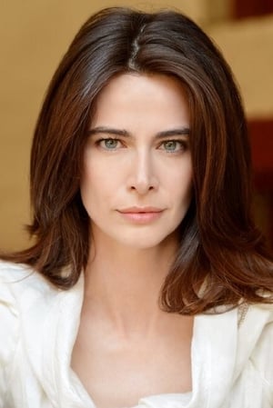 Andrea Moore interpretando a Kate Benet