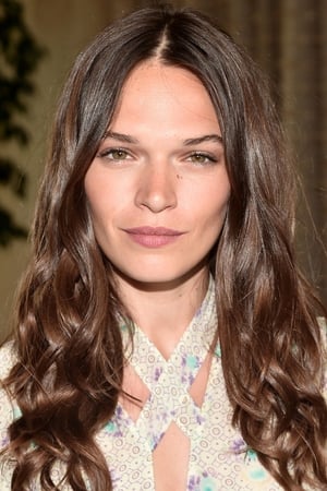 Anna Brewster interpretando a Shelby Dupree