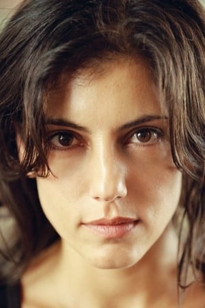 Anne Bedian interpretando a Mona Robertson