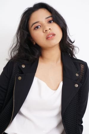 Anne Yasmine interpretando a Tika