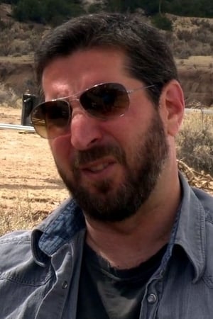 Anthony Tambakis interpretando a