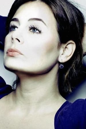 Ariane Séguillon interpretando a Josiane