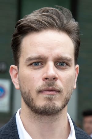 Arturo Muselli interpretando a Sergio