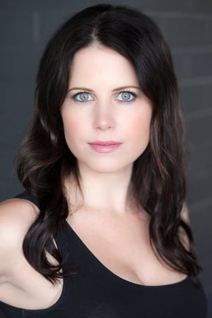 Auralee Ivy interpretando a Judy