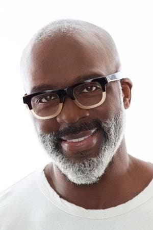 BeBe Winans interpretando a Self
