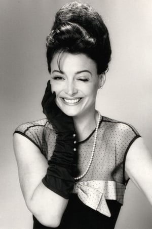 Belle Avery interpretando a Deborah