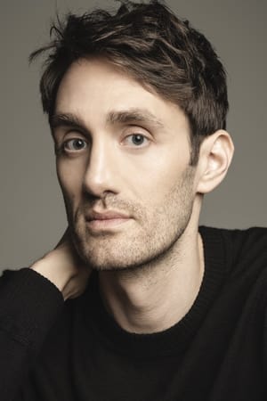 Ben Chase interpretando a Max Berquist