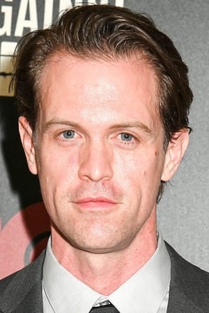 Ben Cole interpretando a Father Delp