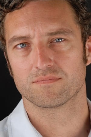 Benjamin Baroche interpretando a Pavel