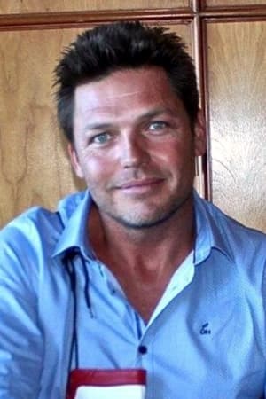 Elaine Szupello ha trabajado con Brett Shuttleworth en 1 ocasiones