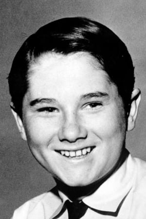 Brian Corcoran interpretando a Boy