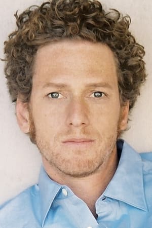 Brian Klugman interpretando a Neil