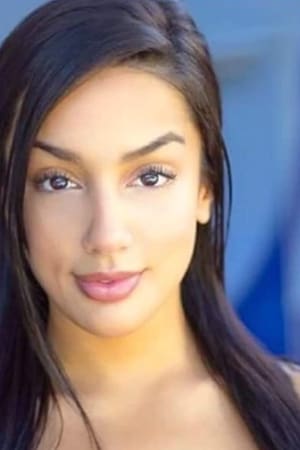 Brittney Alger interpretando a Italian Nurse