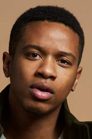 Eric Bempong ha trabajado con Bzhaun Rhoden en 1 ocasiones