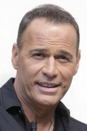 Carlos Lozano interpretando a Pablo