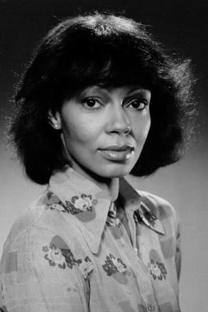 Carol Cole interpretando a Barbara