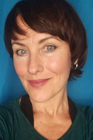 Carrie Schiffler interpretando a Nancy