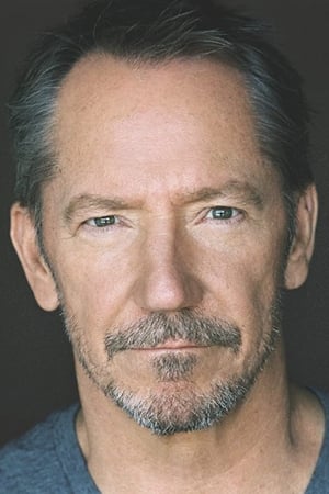 Chic Daniel interpretando a Veteran Cop