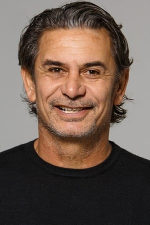 Chris Graham interpretando a Nephew