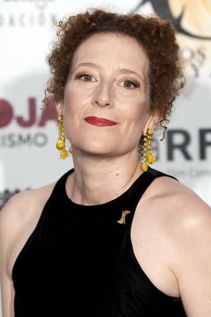 Clara Sanchís interpretando a Lilith Joven