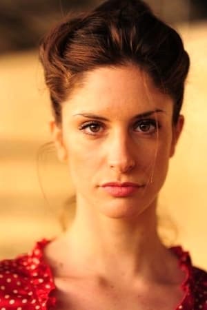 Claudia Mancinelli interpretando a Irina