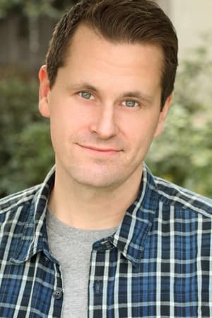 Dan Aho interpretando a Douchebag #2