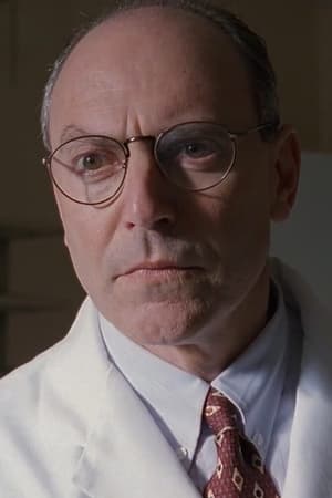 Dana Gladstone interpretando a Sgt. Paul Perkowski