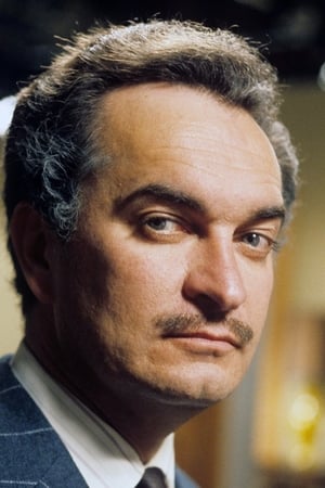 Derek Godfrey interpretando a Theseus