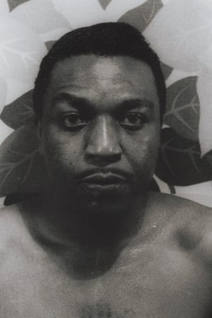 Dots Johnson interpretando a Jim