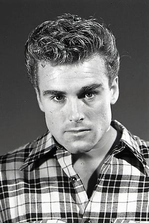 Ed Fury interpretando a Maciste