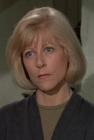 Eléonore Hirt interpretando a Françoise de Marsac