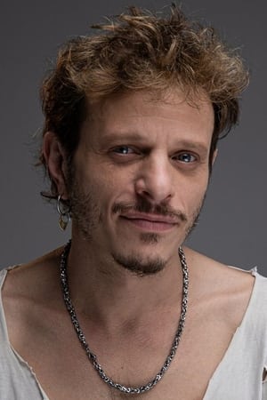 Emiliano Carrazzone interpretando a Diamond young