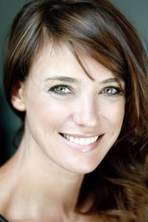 Emma Colberti interpretando a 