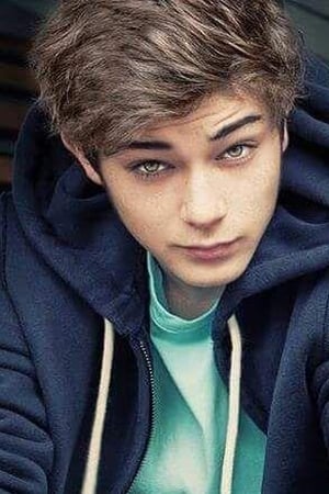 Federico Russo interpretando a Sam Costa