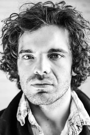 John MacNeill ha trabajado con Fionn Cox-Davies en 1 ocasiones