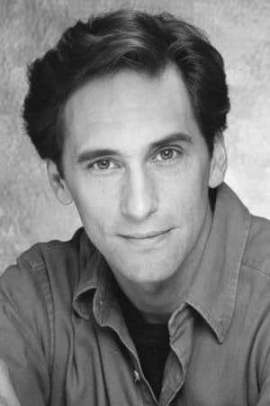 Franc Luz interpretando a Greg Madison