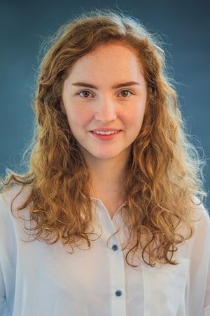 Freya Milner — personaje: Cissy Smith